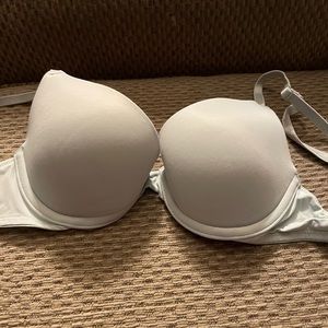 PINK Victoria's Secret Light Mint Green Bra